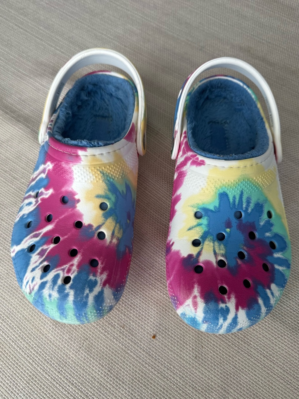 Crocs Classic lined Tie-Dye Slip-On Clogs with Fleece Lining